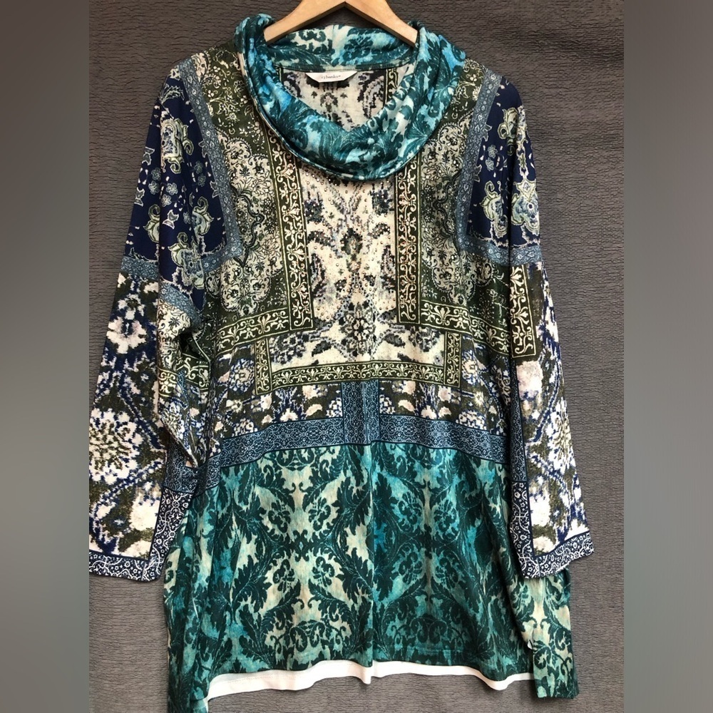 CJ banks 3X long sleeve cowlneck top